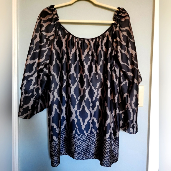 Miss Me Tops - Dressy Tunic Top Size Large